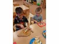 Výroba ovocného salátu